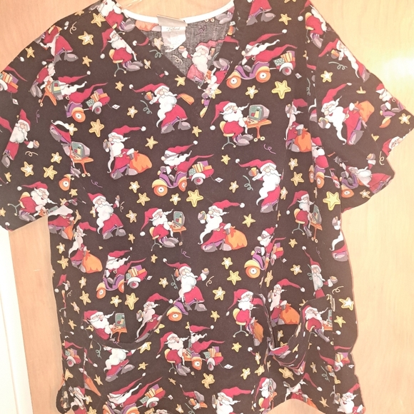Tafford Womens Scrub Top Multicolor XL Santa Claus Graphic Short Sleeve V-Neck - Picture 1 of 4